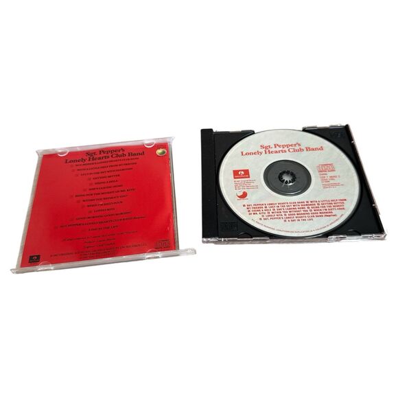 The Beatles CD Lot (4) Revolver, Sgt. Pepper, Yellow Submarine, Mystery Tour - Picture 14 of 16